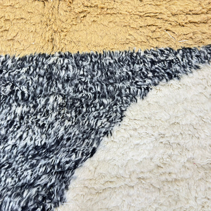 Modern Beni Mrirt Rug – Beige & Gray Moroccan Wool