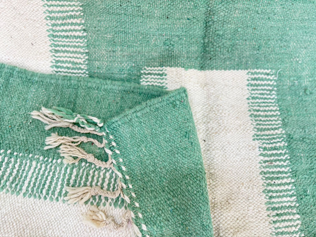 Flatweave Moroccan Rug – Green & Cream Wool Berber Carpet
