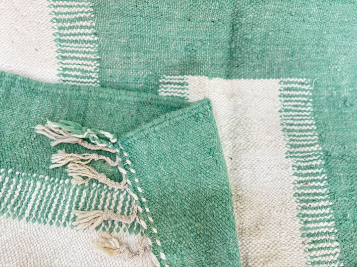 Flatweave Moroccan Rug – Green & Cream Wool Berber Carpet