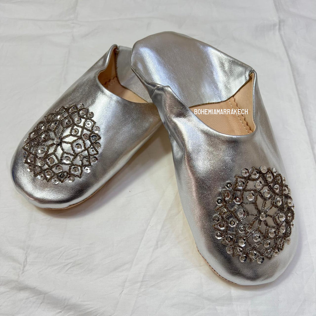 Natural leather Moroccan babouche slippers, traditional style.