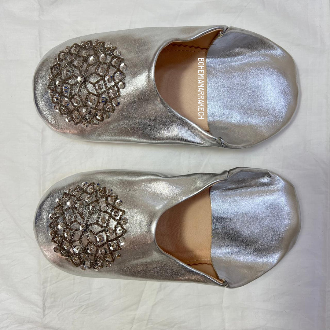 Natural leather Moroccan babouche slippers, traditional style.