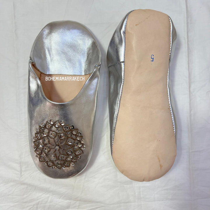 Natural leather Moroccan babouche slippers, traditional style.