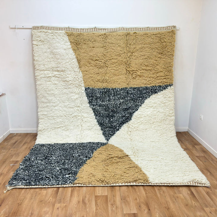 Modern Beni Mrirt Rug – Beige & Gray Moroccan Wool
