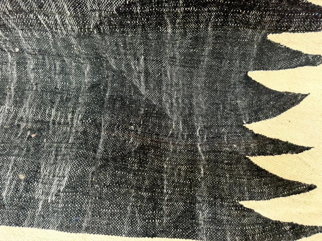 Flatweave Moroccan Rug – Handwoven Black & Cream Wool Berber Carpet