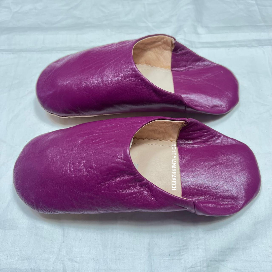 Handmade magenta Moroccan leather babouche slippers with flat sole