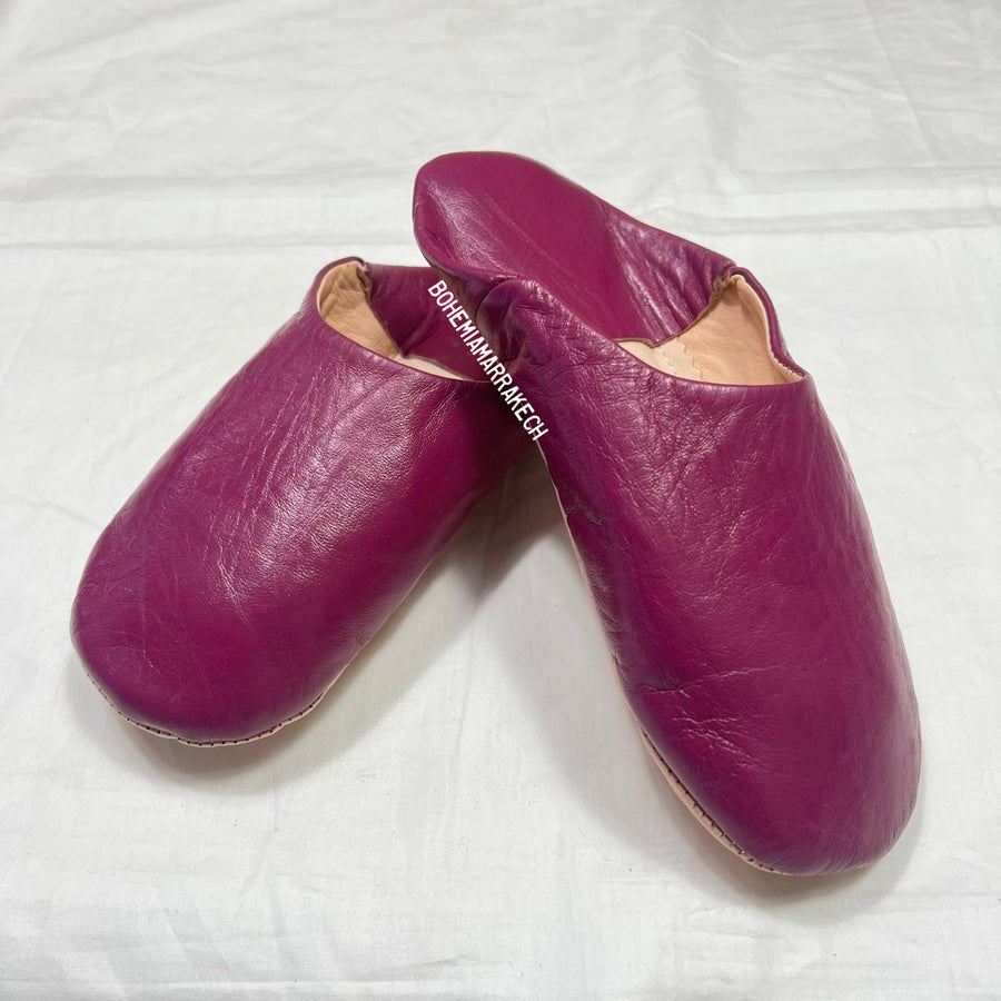 Handmade magenta Moroccan leather babouche slippers with flat sole