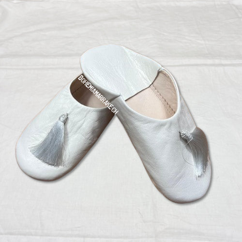 White Moroccan babouche slippers handmade in genuine leather with silver tassels
