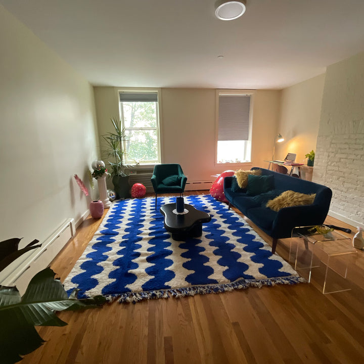 Blue & White Moroccan Wool Rug – Wavy Berber Design