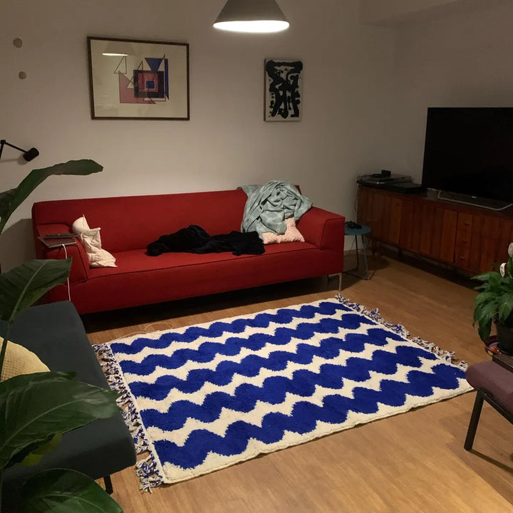 Blue & White Moroccan Wool Rug – Wavy Berber Design