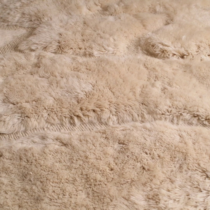 Tone-on-Tone Mountain Wool Rug – Minimalist Moroccan Design