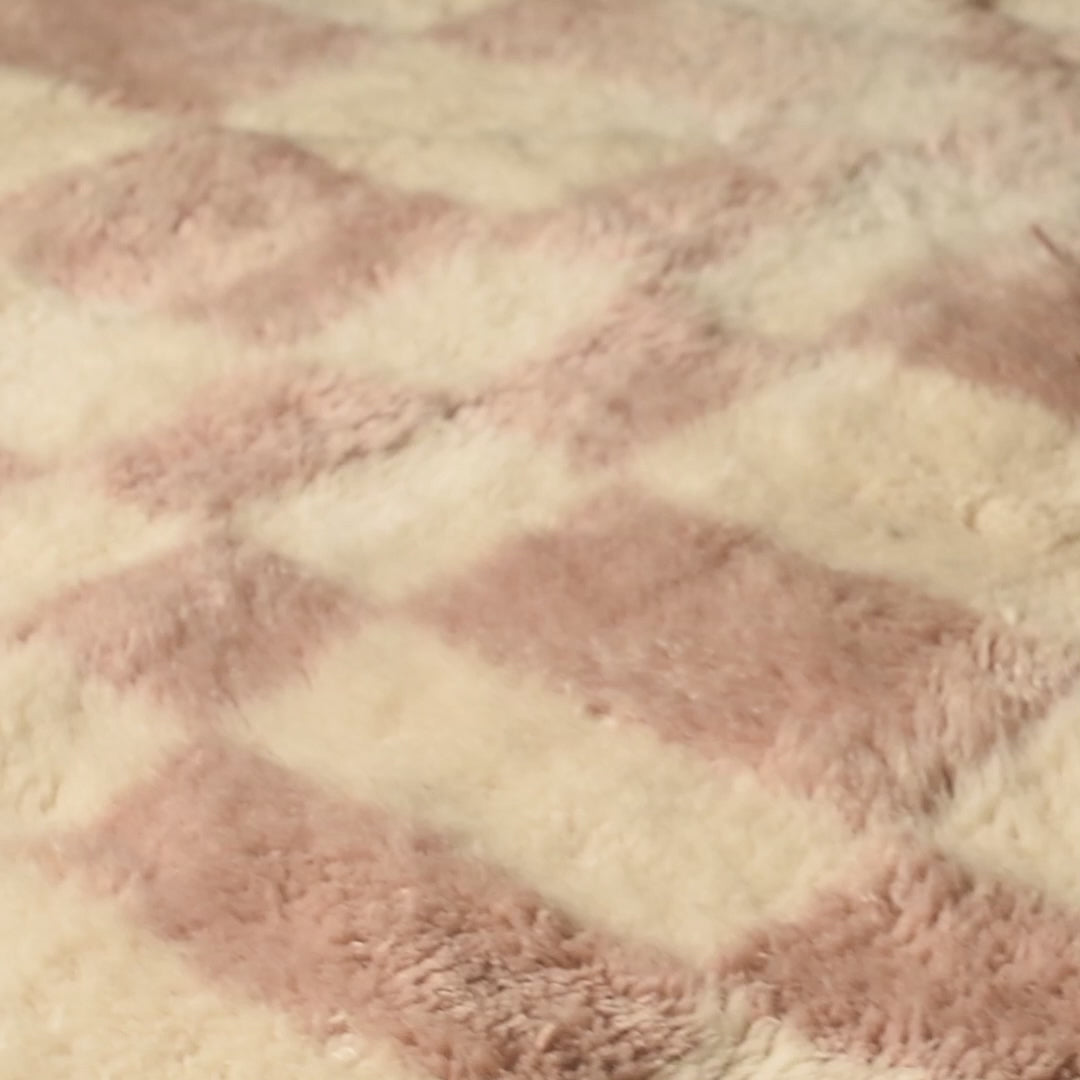 Neutral Checkerboard Beni Mrirt Rug – Moroccan Wool Style