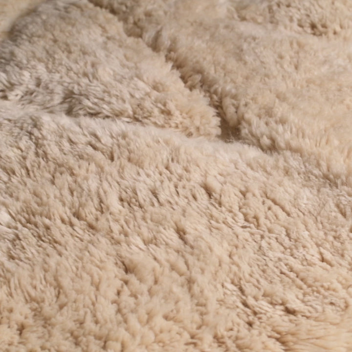 Beige Moroccan Wool Rug – Minimalist Triangle Design