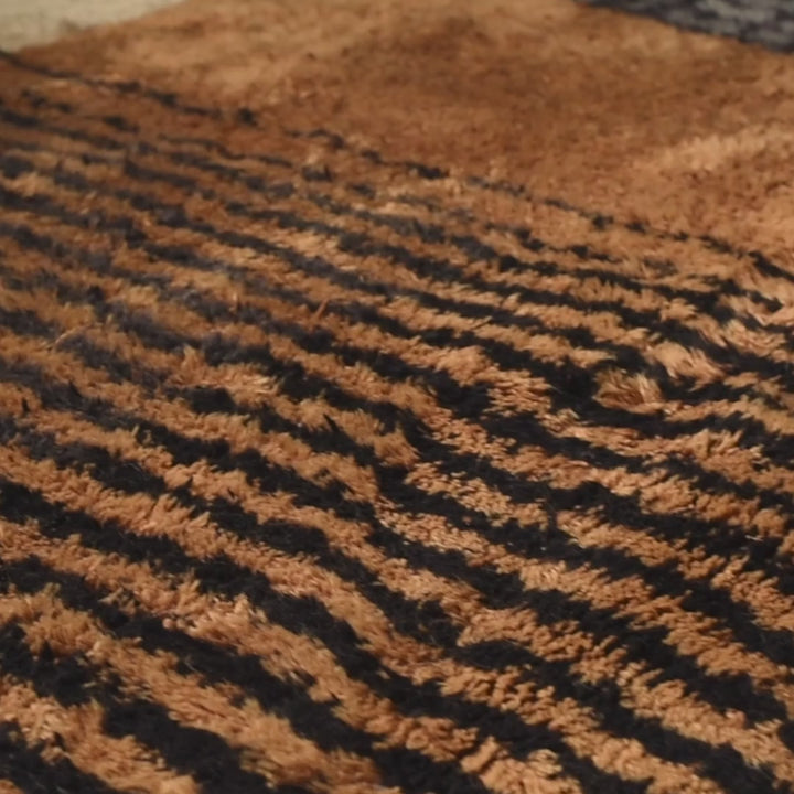 Beni Mrirt Wool Rug – Modern Grid & Stripe Design