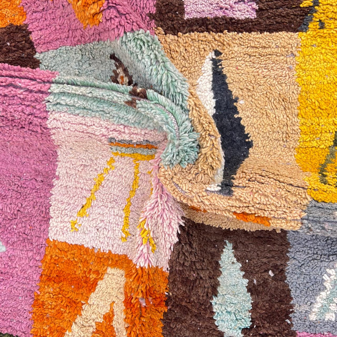 Vintage Moroccan wool rug 250 – handwoven Berber patchwork design in pink, yellow and green tones (254 × 155 cm).