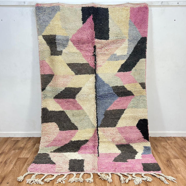 Vintage Moroccan wool rug 735 – handmade geometric pastel Berber carpet in pink, beige, and cream (247 × 156 cm / 8.10 × 5.11 ft).