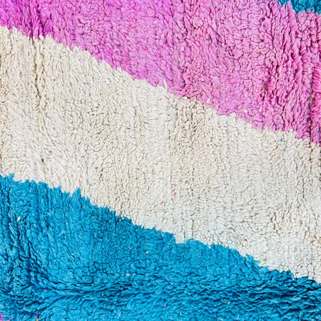 Vintage Moroccan Wool Rug – Blue &amp; Pink Chevron Design 701