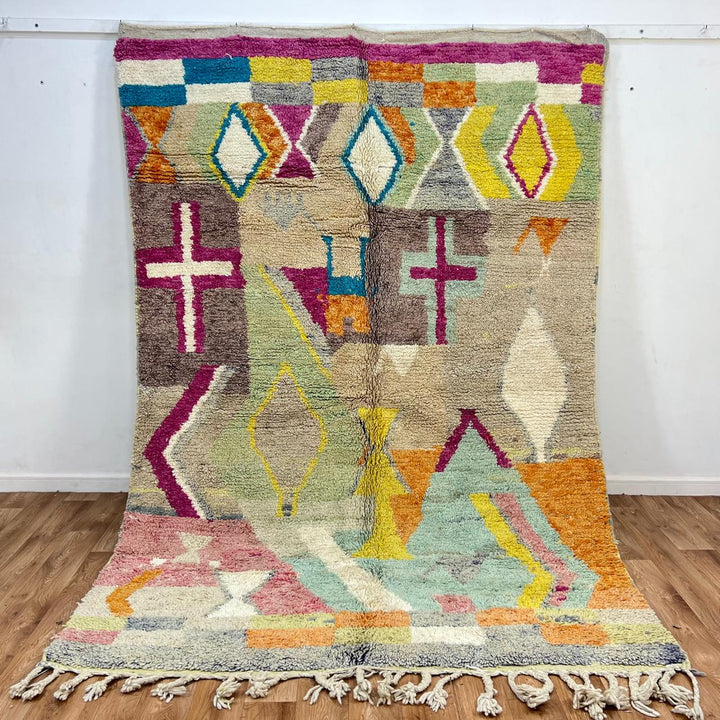 Vintage Moroccan wool rug 906 – handmade colorful Berber carpet with geometric and cross motifs (281 × 190 cm / 9.22 × 6.23 ft).