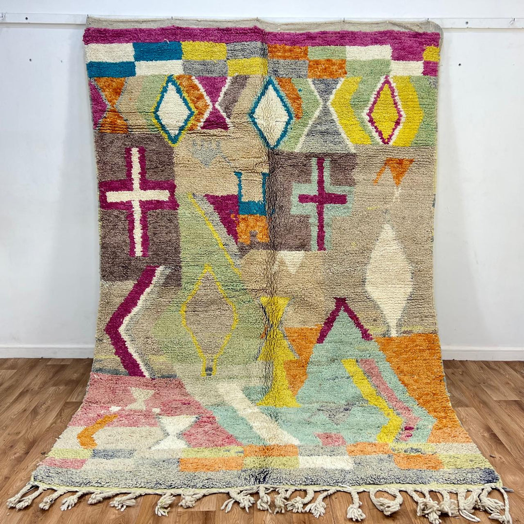 Vintage Moroccan wool rug 906 – handmade colorful Berber carpet with geometric and cross motifs (281 × 190 cm / 9.22 × 6.23 ft).