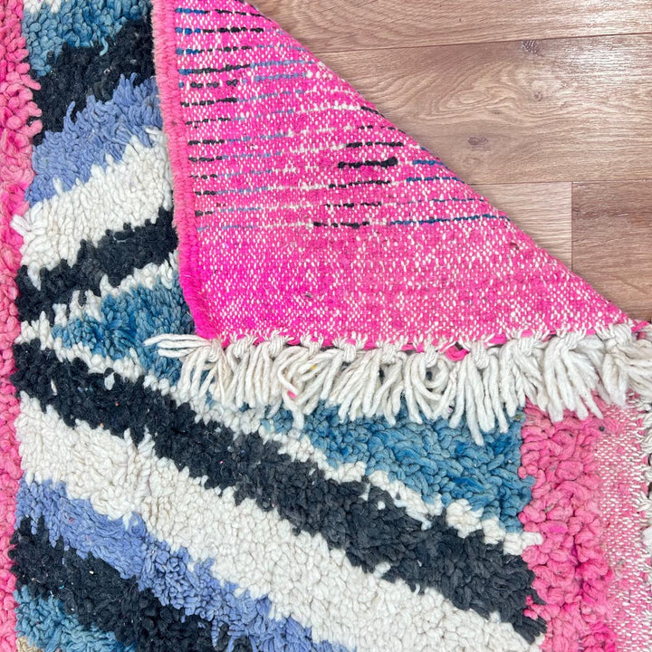 Vintage Moroccan wool runner rug 816 – handmade Berber carpet with colorful diamond geometric pattern in cream, pink, teal, and navy, 378 × 85 cm (12.40 × 2.78 ft).