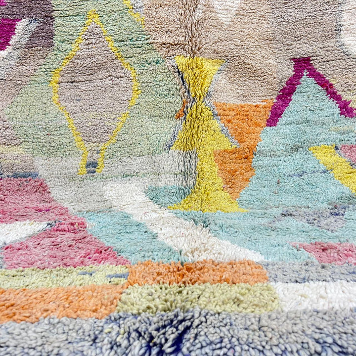 Vintage Moroccan wool rug 906 – handmade colorful Berber carpet with geometric and cross motifs (281 × 190 cm / 9.22 × 6.23 ft).