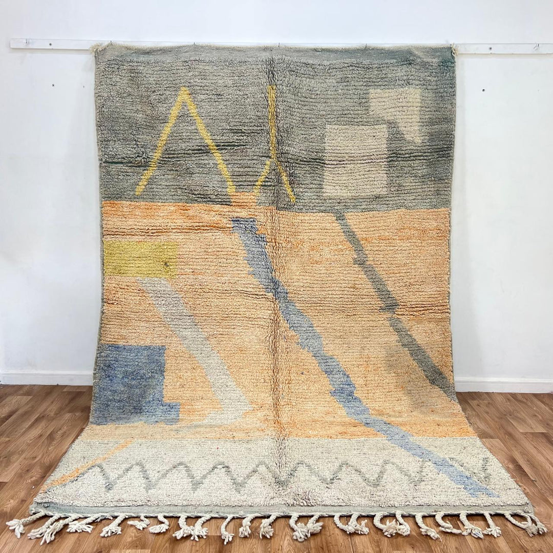 Vintage Moroccan wool rug BM1456 – handmade beige and blue Berber carpet with minimalist abstract design (294 × 201 cm / 9.64 × 6.59 ft).