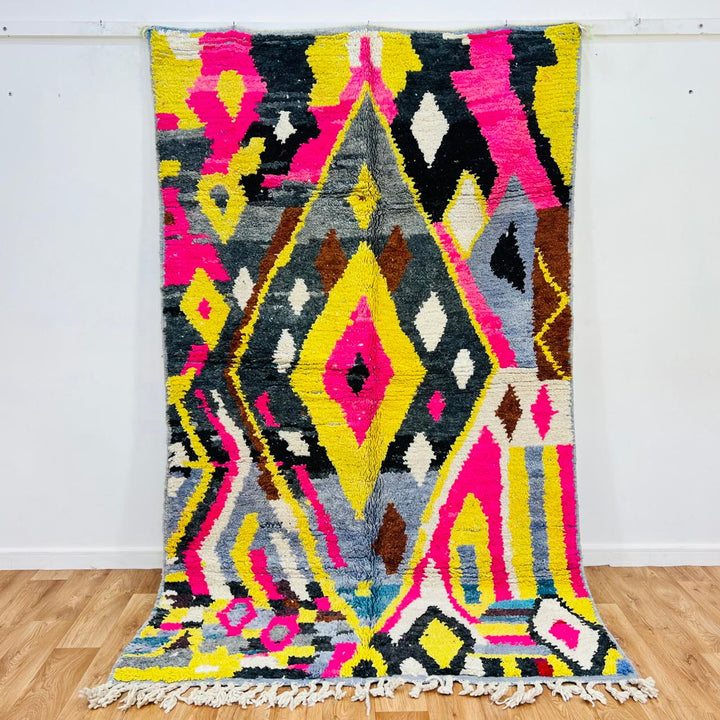 Vintage Moroccan wool rug 631 – handmade colorful diamond pattern in pink, yellow, gray, and brown, 250 × 150 cm (8.2 × 4.9 ft).