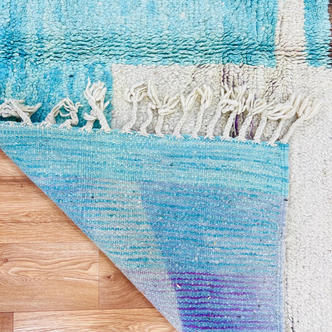 Vintage Moroccan wool rug 738 – handmade blue beige geometric Berber wool carpet 250 × 166 cm (8.37 × 5.25 ft)