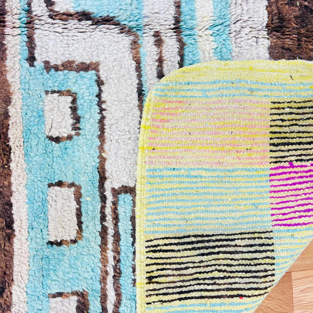 Vintage Moroccan wool rug 738 – handmade blue beige geometric Berber wool carpet 255 × 160 cm (8.36 × 5.25 ft).