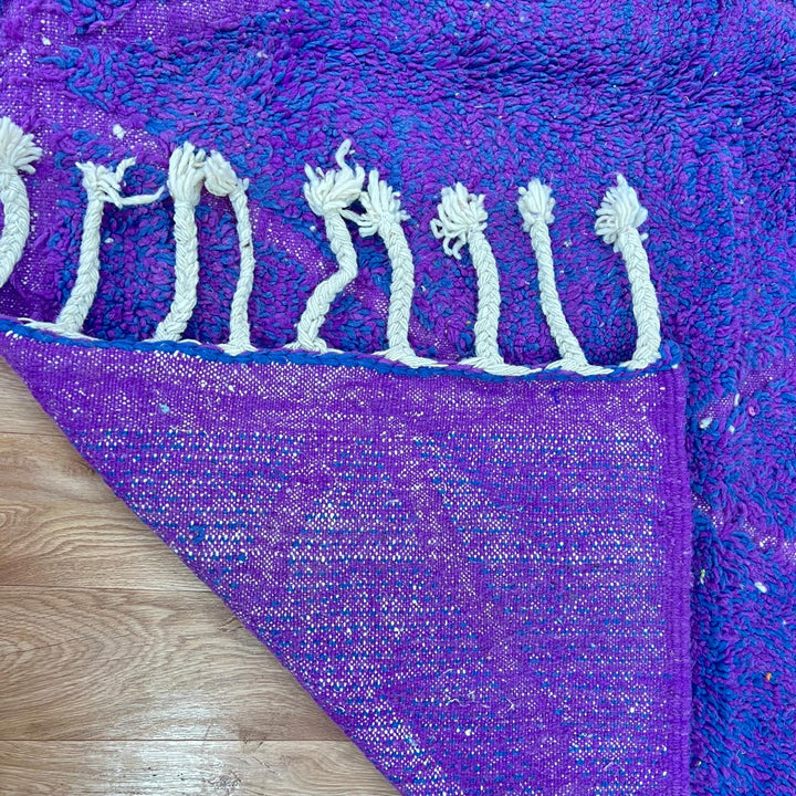 Vintage Moroccan wool rug 837 – handmade deep purple Berber carpet with diamond lattice pattern (313 × 206 cm / 10.27 × 6.75 ft).