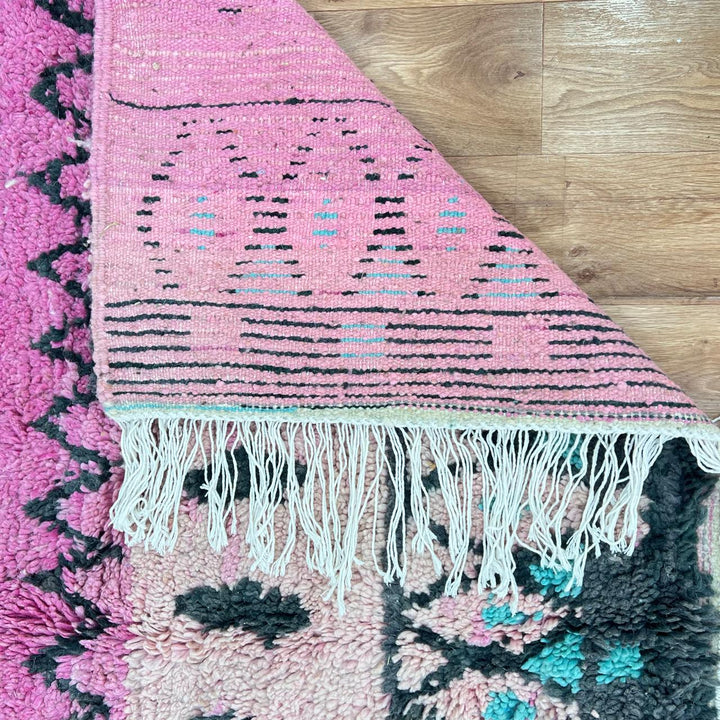 Vintage Moroccan wool rug 66 – handmade Berber carpet with pink, black, and aqua geometric patterns, 260 × 161 cm (8.53 × 5.28 ft).