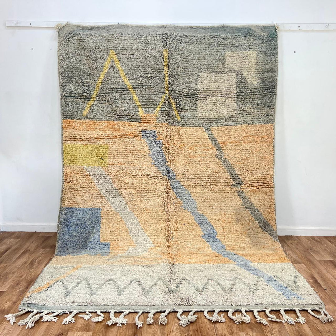 Vintage Moroccan wool rug BM1456 – handmade beige and blue Berber carpet with minimalist abstract design (294 × 201 cm / 9.64 × 6.59 ft).