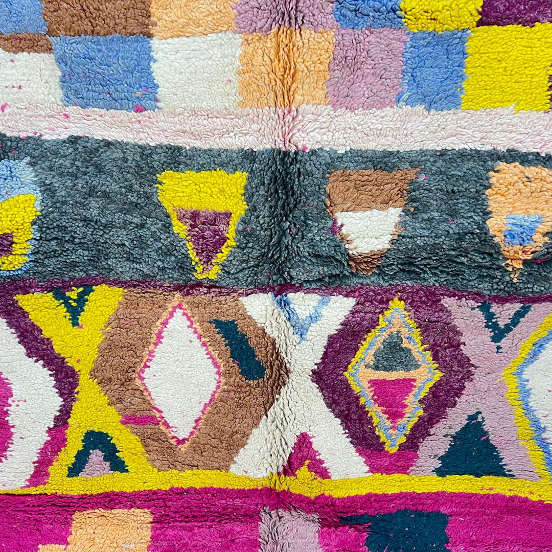 Vintage Moroccan wool rug 791 – colorful geometric handmade Berber carpet (247 × 156 cm / 8.1 × 5.1 ft).