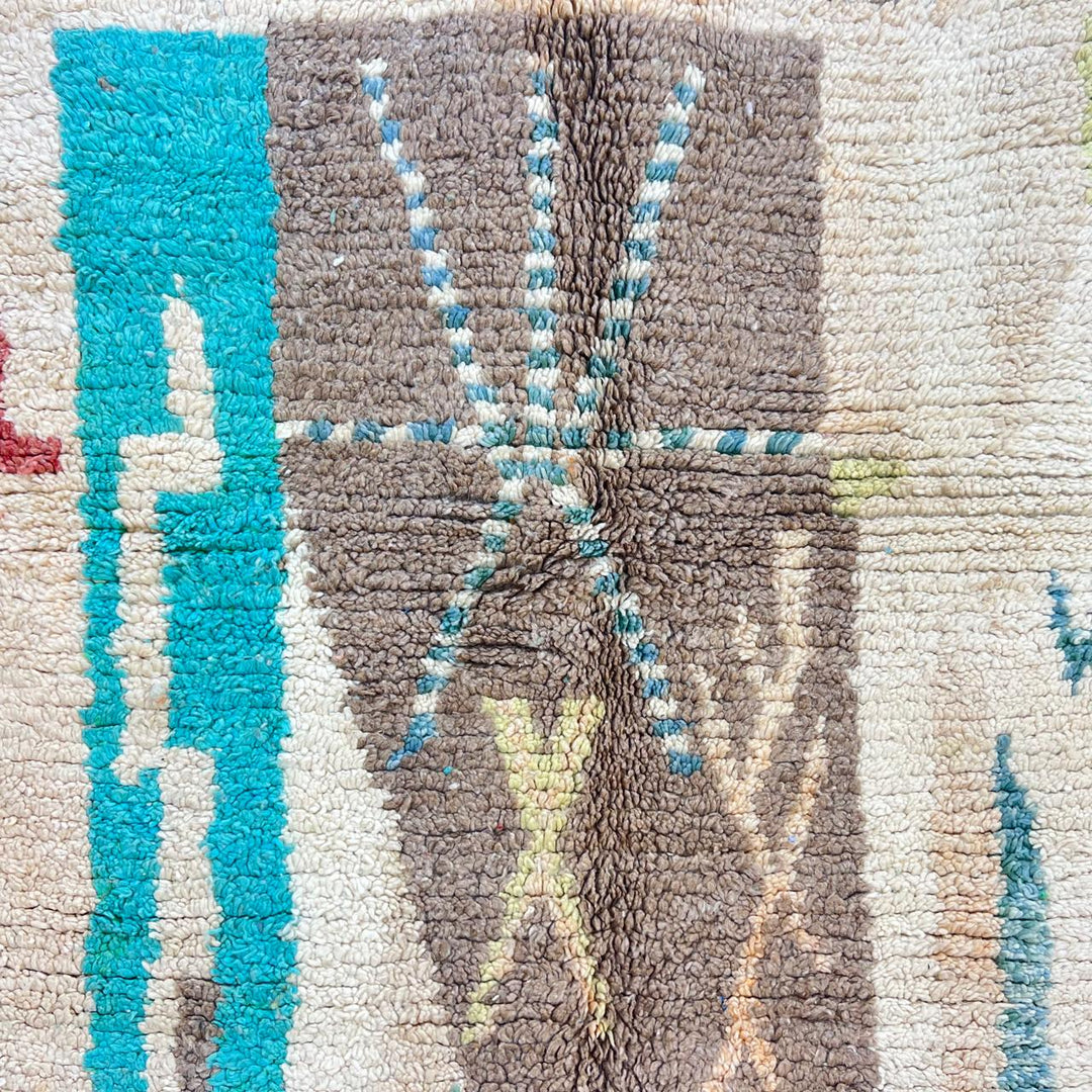 Vintage Moroccan wool rug 915 – handmade beige and turquoise Berber carpet with geometric tribal motifs (271 × 196 cm / 8.89 × 6.43 ft).