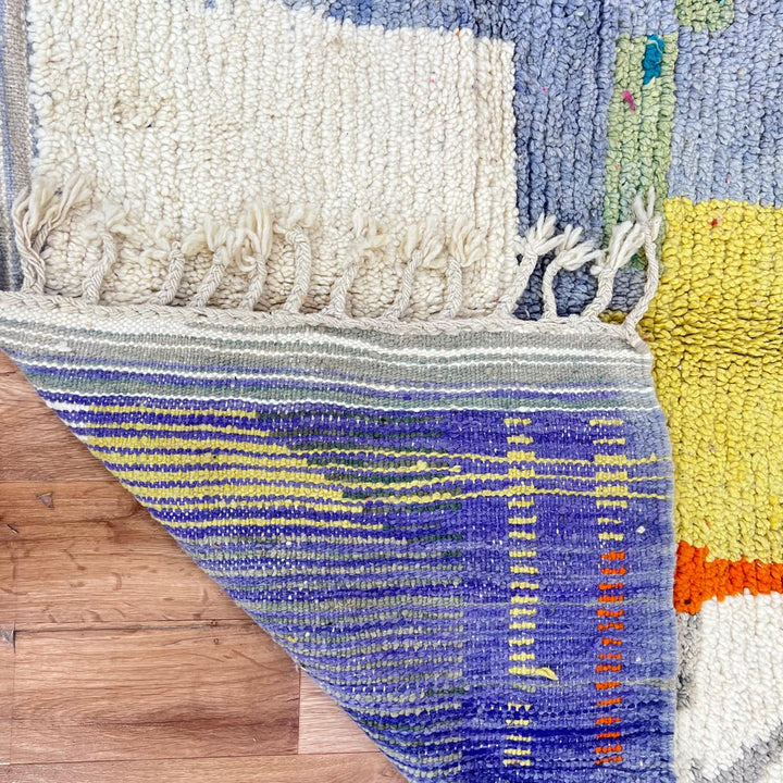 Vintage Moroccan wool rug 746 – handwoven abstract Berber carpet with geometric pattern in gray, yellow, and ivory (251 × 159 cm / 8.23 × 5.21 ft).