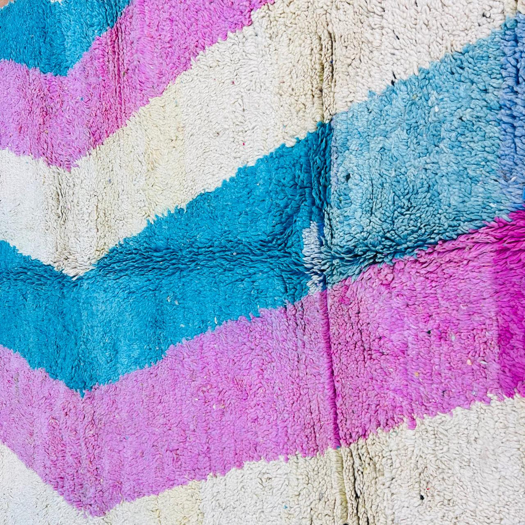 Vintage Moroccan Wool Rug – Blue &amp; Pink Chevron Design 701