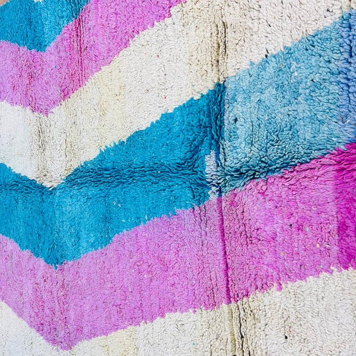 Vintage Moroccan Wool Rug – Blue &amp; Pink Chevron Design 701