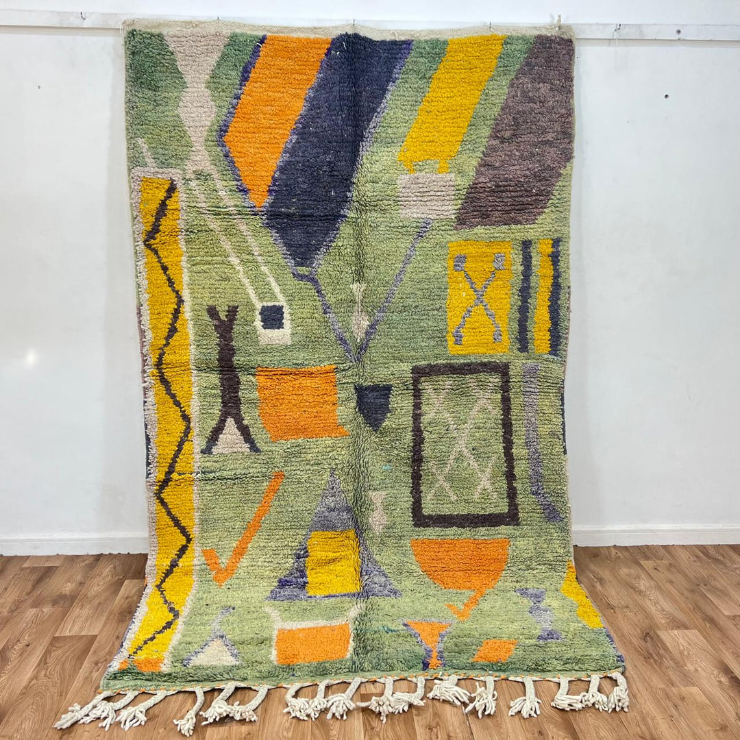 Vintage Moroccan Wool Rug 189 – handmade green and orange geometric tribal Moroccan rug (258 × 164 cm).