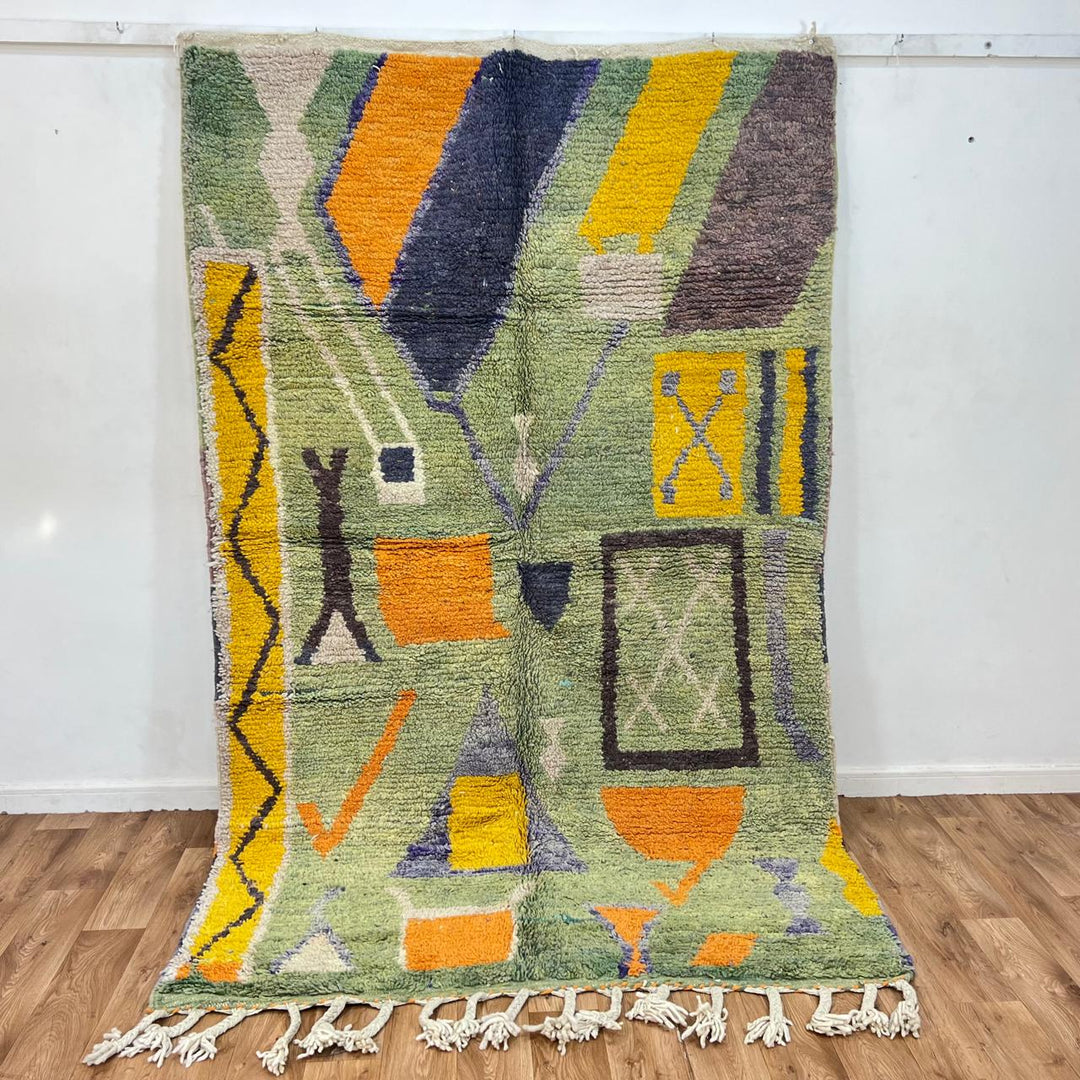 Vintage Moroccan Wool Rug 189 – handmade green and orange geometric tribal Moroccan rug (258 × 164 cm).