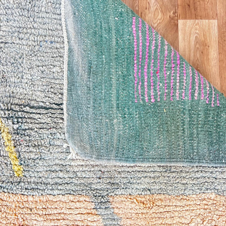 Vintage Moroccan wool rug BM1456 – handmade beige and blue Berber carpet with minimalist abstract design (294 × 201 cm / 9.64 × 6.59 ft).