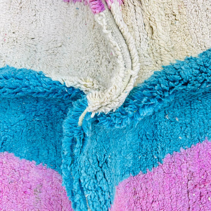 Vintage Moroccan Wool Rug – Blue &amp; Pink Chevron Design 701