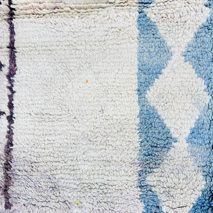 Vintage Moroccan Wool Rug – Minimal Abstract Berber Design 626