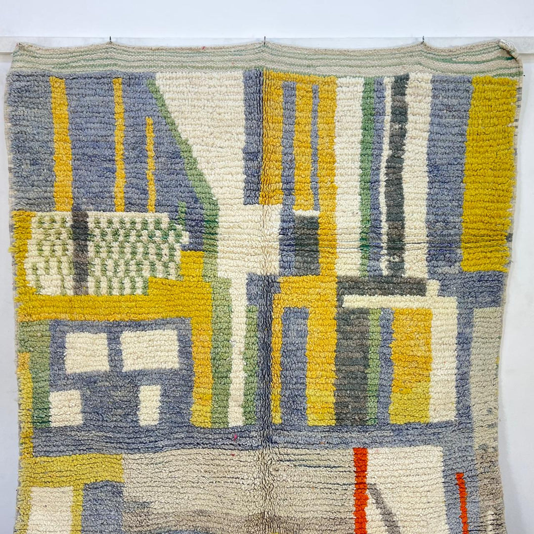 Vintage Moroccan wool rug 746 – handwoven abstract Berber carpet with geometric pattern in gray, yellow, and ivory (251 × 159 cm / 8.23 × 5.21 ft).