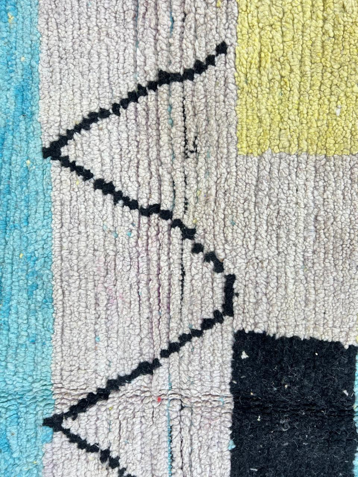 Vintage Moroccan Wool Rug – Handmade Berber 697