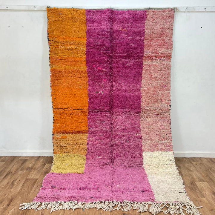 Vintage Moroccan Wool Rug 255 – handmade pink and orange color-block wool Berber rug (268 × 157 cm).