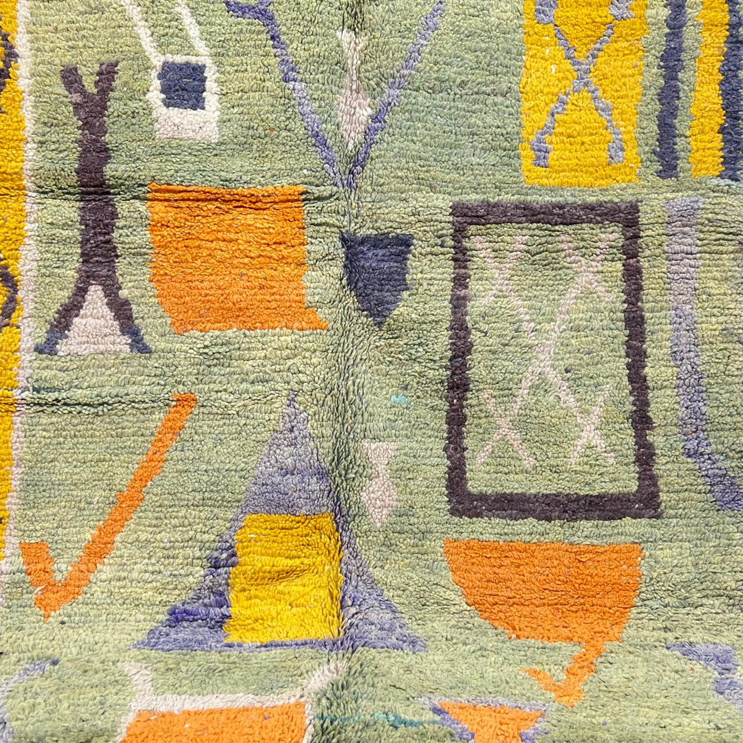 Vintage Moroccan Wool Rug 189 – handmade green and orange geometric tribal Moroccan rug (258 × 164 cm).
