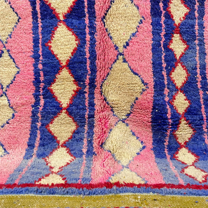 Vintage Moroccan Wool Rug 212 – handmade pink and blue diamond Moroccan wool rug (234 × 145 cm).
