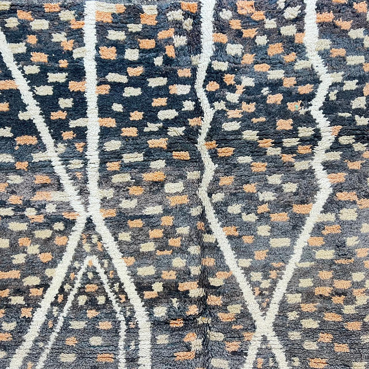 Vintage Moroccan wool rug 834 – handmade Berber carpet with black and beige geometric pattern. 295 × 193 cm (9.68 × 6.33 ft).