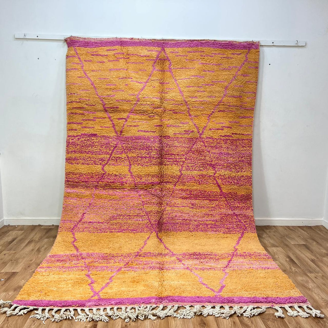 Vintage Moroccan wool rug 864 – handmade Berber carpet in pink and orange diamond pattern. 315 × 195 cm (10.33 × 6.39 ft).