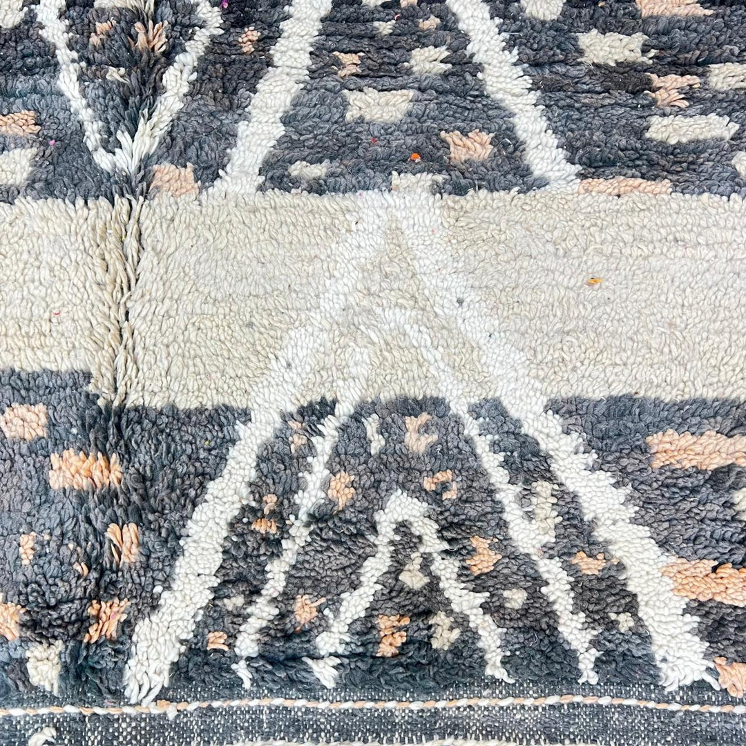 Vintage Moroccan wool rug 834 – handmade Berber carpet with black and beige geometric pattern. 295 × 193 cm (9.68 × 6.33 ft).