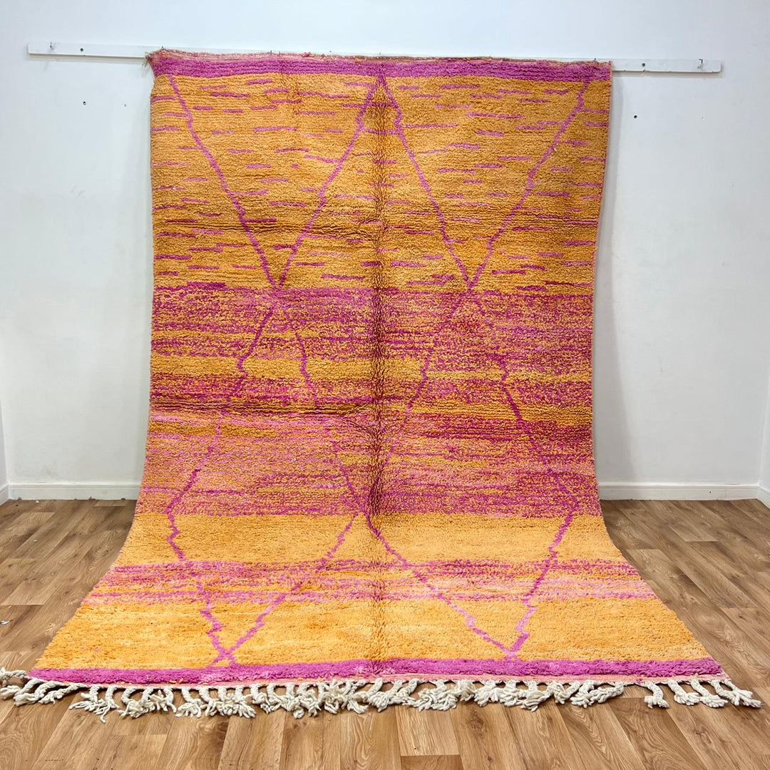 Vintage Moroccan wool rug 864 – handmade Berber carpet in pink and orange diamond pattern. 315 × 195 cm (10.33 × 6.39 ft).